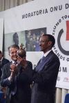 Romano Prodi consegna il Premio 'L'Abolizionista dell'Anno' al Presidente Kagame Romano Prodi consegna il Premio 'L'Abolizionista dell'Anno' al Presidente Kagame