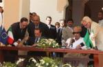 Berlusconi e Gheddafi firmano il Trattato