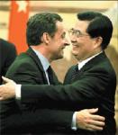 Hu Jintao (destra) e Nicolas Sarkozy