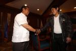 Dante Altizo (a destra) con Jejomar C. Binay Dante Altizo (a destra) con Jejomar C. Binay