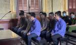 Gli otto imputati in tribunale Gli otto imputati in tribunale
